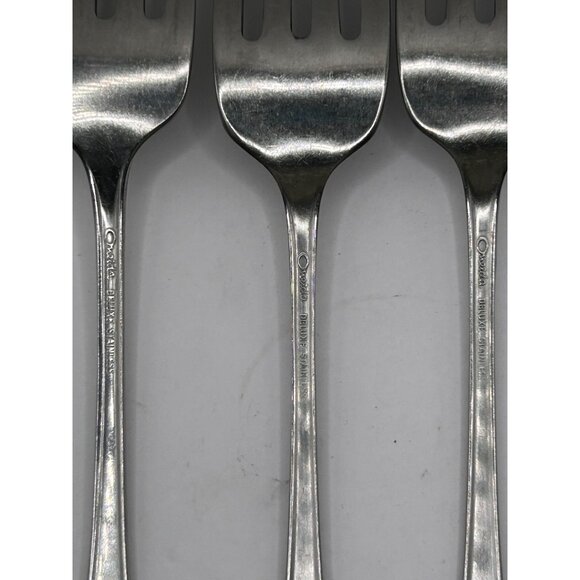 7 Oneida Silver Independence Stainless Deluxe Light Satin Finish Salad Forks - Picture 7 of 7